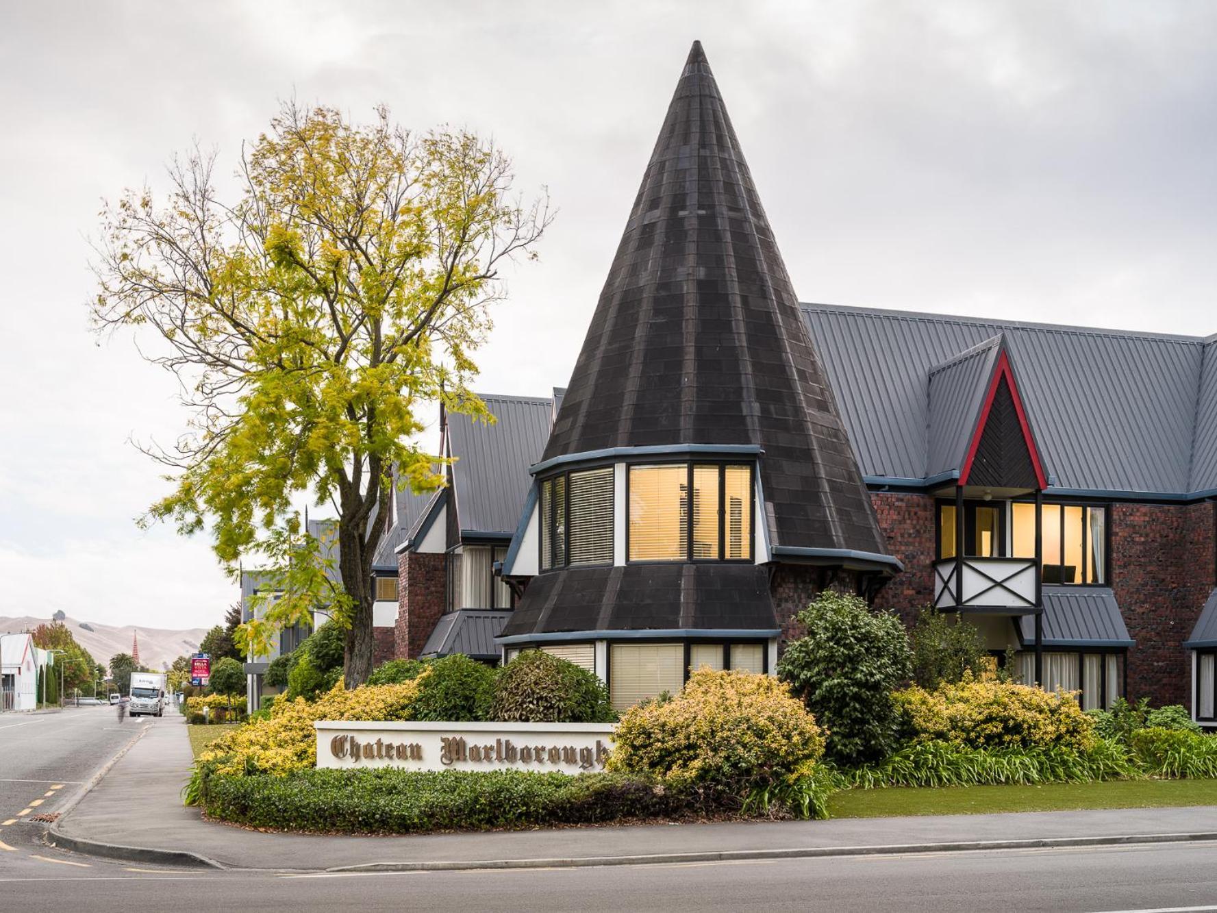 Carnmore Chateau Marlborough Blenheim Exterior foto The former headquarters of the New Zealand Broadcasting Corporation in Wellington