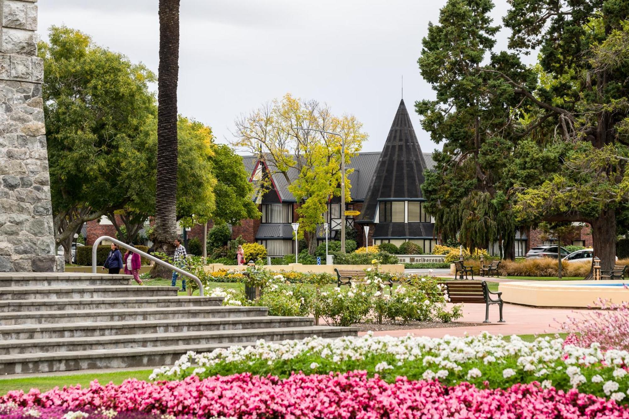 Carnmore Chateau Marlborough Blenheim Exterior foto The University of Waikato's Hamilton campus