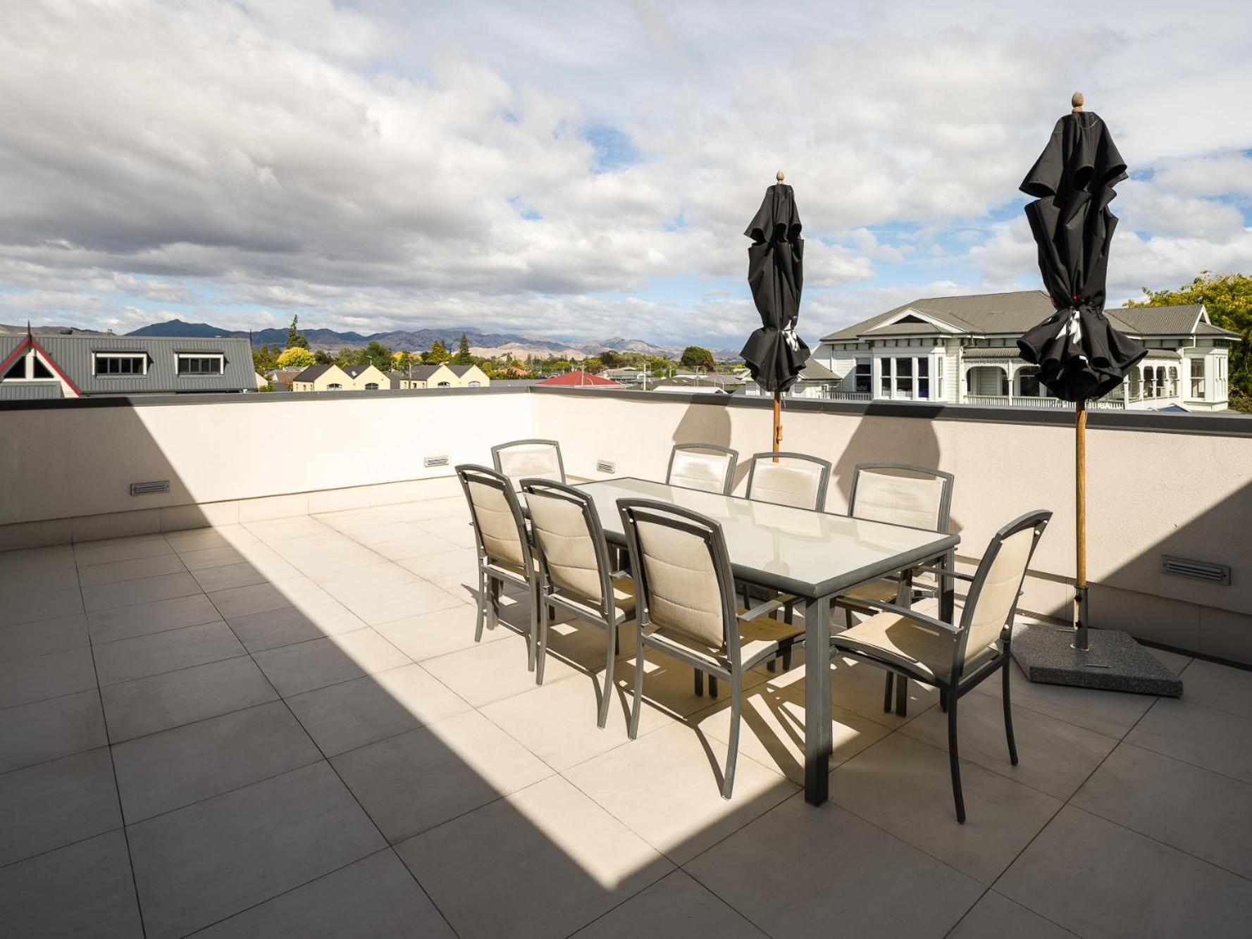 Carnmore Chateau Marlborough Blenheim Exterior foto A rooftop terrace