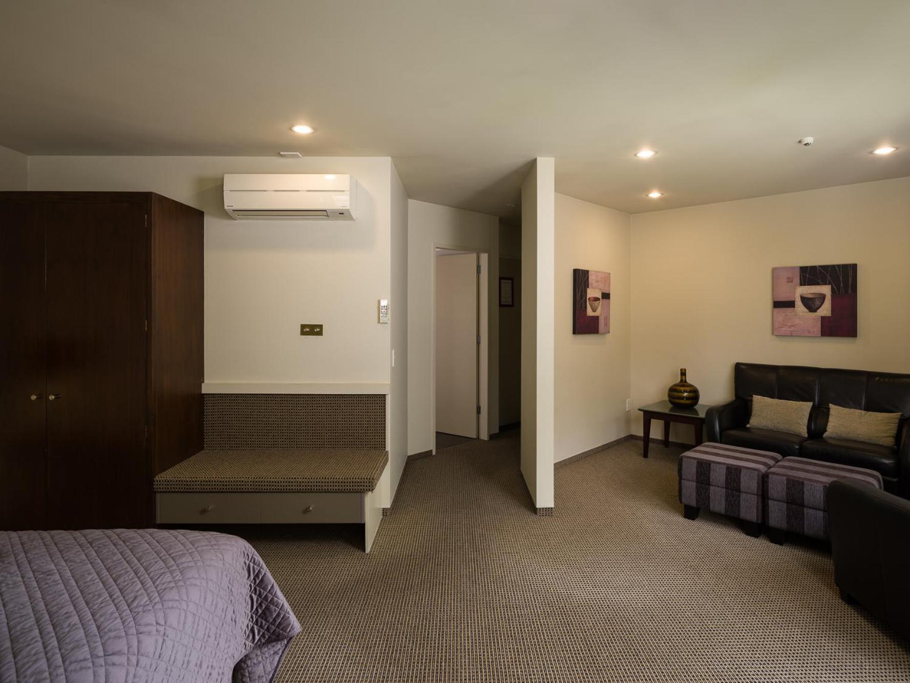 Carnmore Chateau Marlborough Blenheim Exterior foto A room at the hotel