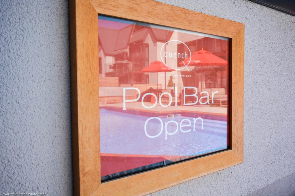 Carnmore Chateau Marlborough Blenheim Exterior foto A digital signage screen